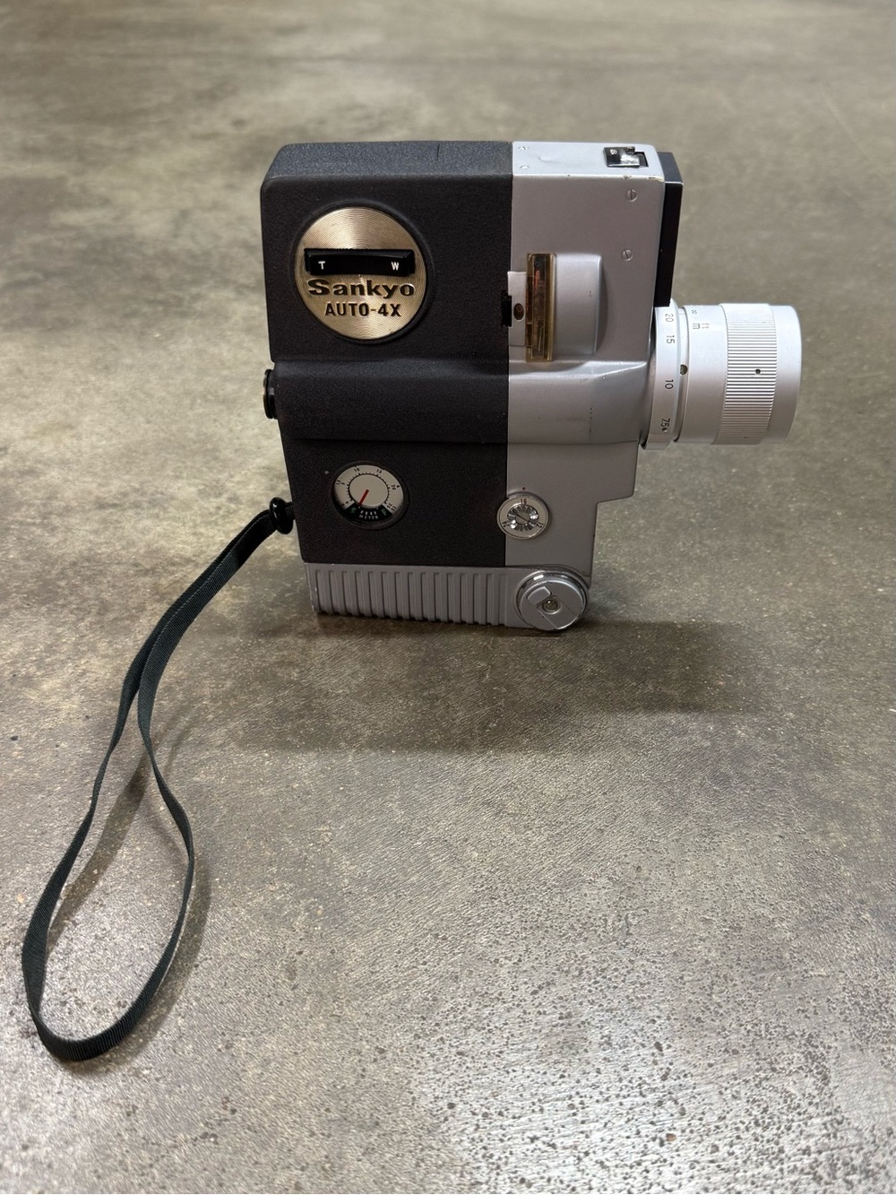 Vintage Sankyo Auto 4X 8mm Movie Camera Japan